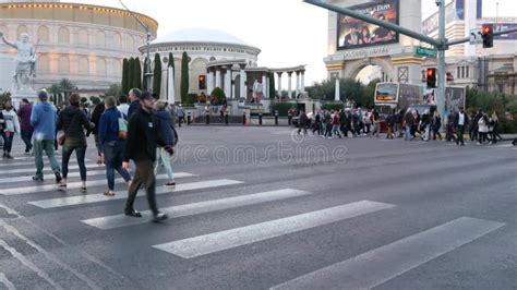 Las Vegas Nevada Usa 13 Dec 2019 People On Pedestrian Walkway