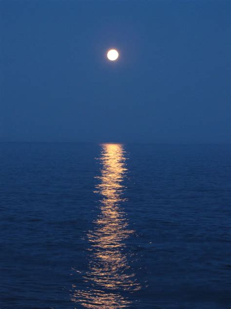 Full Moon Over Lake Superior Lake Superior Scenery Moon Lovers