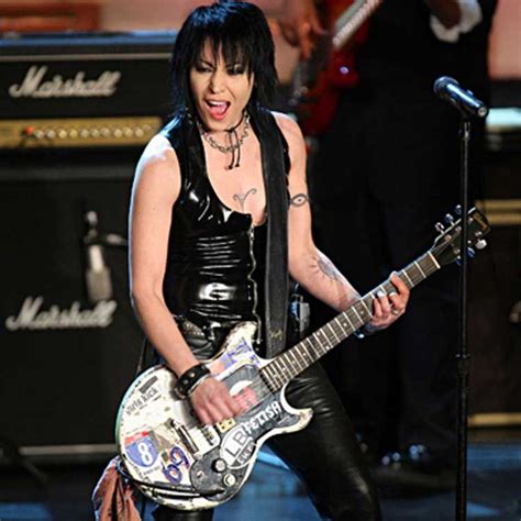 5 Punk Rock Icons How To Achieve Their Look Joan Jett Guitar Girl