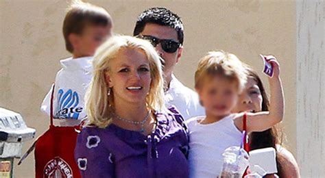 Sie und ihre jungen, darunter jason, besuchten einen film in calabasas gemeinsam über das wochenende. Britney Spears: Ihre Kinder halten sie schlank | TIKonline.de
