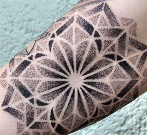 100 Amazing Dotwork Tattoo Ideas That Youll Love Tattoo Background