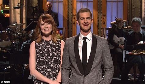 Andrew Garfield And Emma Stone Get Kissing Lesson From Chris Martin On