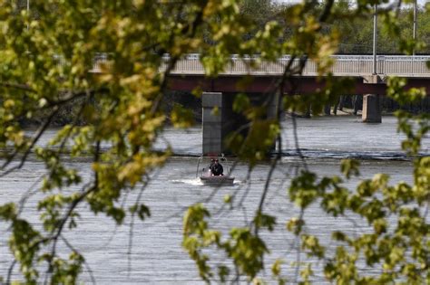 Updated Search Of The Kankakee River Continues Local News Daily