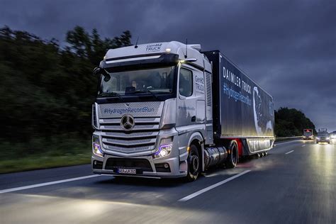 Daimler Truck Hydrogenrecordrun Mercedes Benz Genh Truck Knackt