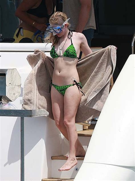 Avril Lavigne Exposing Sexy Bikini Body In Green Bikini On Yacht Porn