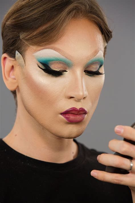Tips And Tricks Drag Queens Pro Makeup Tips Makeup Hacks Makeup