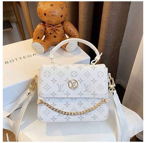 Luxury Purses Luxury Bags Luxury Handbags Pretty Bags Cute Bags