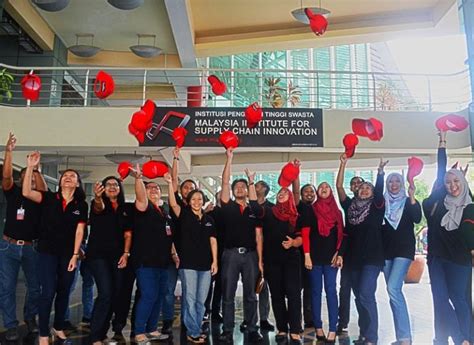 And upon a quick search on the internet, i couldn't find any blogs sharing mtp's experience. Sime Darby Procurement Executive Education Program Project ...