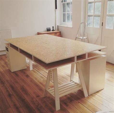 Whether you put this baby in the corner or not, this is a really great little desk for your home office, especially if you don't have enough room for a full sized desk. 35 DIY Desks For A Stylish WFH Life