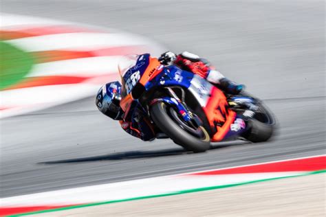 At the 2015 italian motorcycle grand prix, oliveira achieved the first world championship victory for a portuguese rider. Miguel Oliveira conquista primeira vitória em MotoGP ao ...