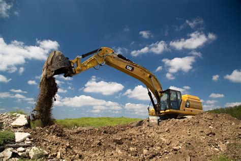 Next Generation Cat 352 Excavator Delivers Increased Efficiency And