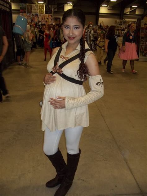Pregnant Padme Cute Costume For Pregnant Nerdy Mamas Pregnancy Costumes Pregnant Halloween