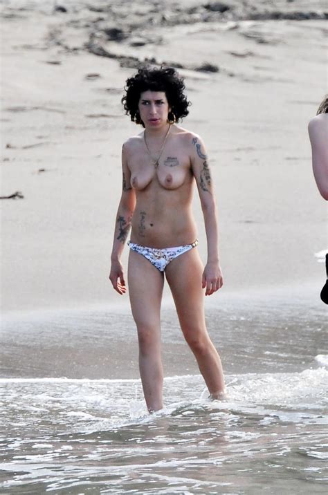 Amy Winehouse Topless On The Beach Naked Amy Winehouse Nudity Amy Winehouse See Through Amy