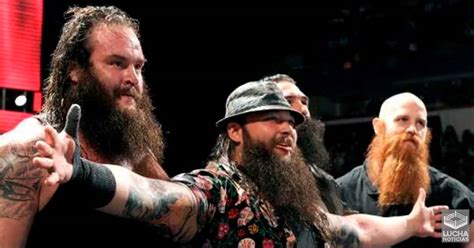 As per the reports, he earned $1 million as an annual salary in 2018 from his professional career. Bray Wyatt prepara el regreso de la familia Wyatt en breve