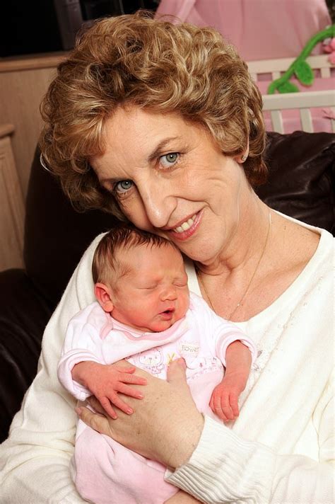 Sue Tollefsen war 2008 eine der ältesten Mütter Großbritanniens Jetzt