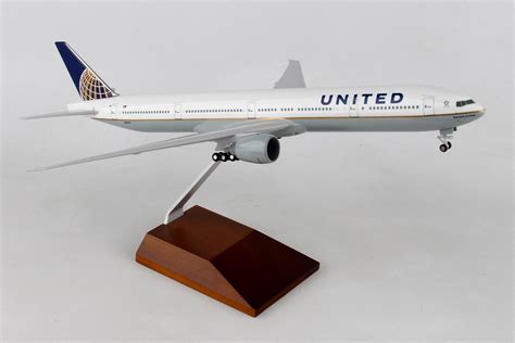 United Airlines 777 Model