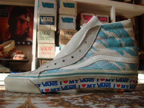 In today's video i'm going to be showing you 3 cool ways how to vans old skool. theothersideofthepillow: vintage VANS tie dye IHEART MY VANS scene BL/33 sk8-hi style #38 MADE ...