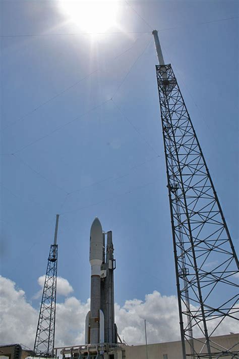 Spaceflight Now Atlas Launch Report Atlas 5 Rocket Poised For