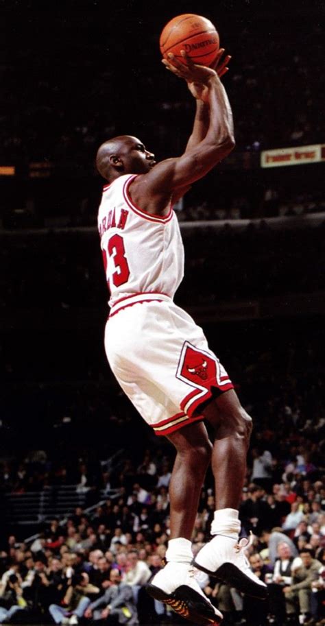 Picture Perfect Jumpshot 97 Basket Ball Michael Jordan Michael
