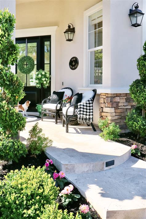 30 Spring Decor Ideas For Front Porch Decoomo