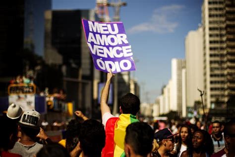EBC Dia Do Orgulho LGBT Internautas Contam Como Combatem O Preconceito