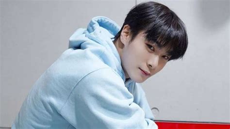 Astro Member Moonbin Dies At 25 Police Suspect Suicide Celebrities News India Tv