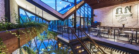 The modern day country in which the hanging gardens of babylon where, is now the present day iraq. This café in Vietnam is a modern-day Hanging Gardens of ...