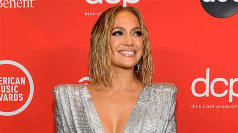 Jennifer Lopez Poses Fully Nude For Cover Art Of New Single Wfaa