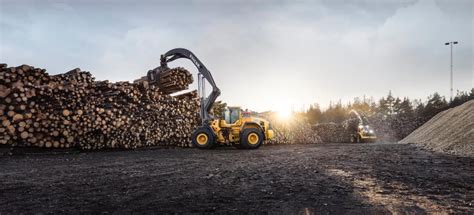 Volvo Extends Log Handling Abilities With L200h High Lift Forestry