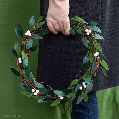 Felt Mistletoe Wreath Diy Tutorial Lia Griffith