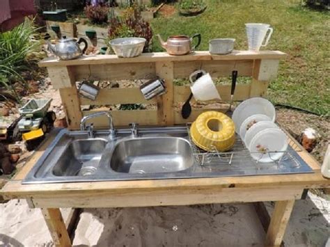 How to build an outdoor chandelier. Outdoor Wooden Pallet Kitchen Ideas | Pallets Designs