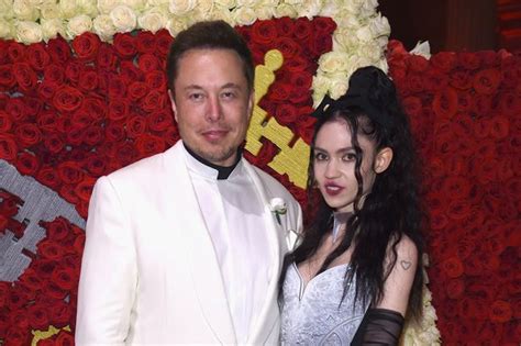 Elon Musks Girlfriend Grimes Shows Off Alien Scars Tattoos Covering