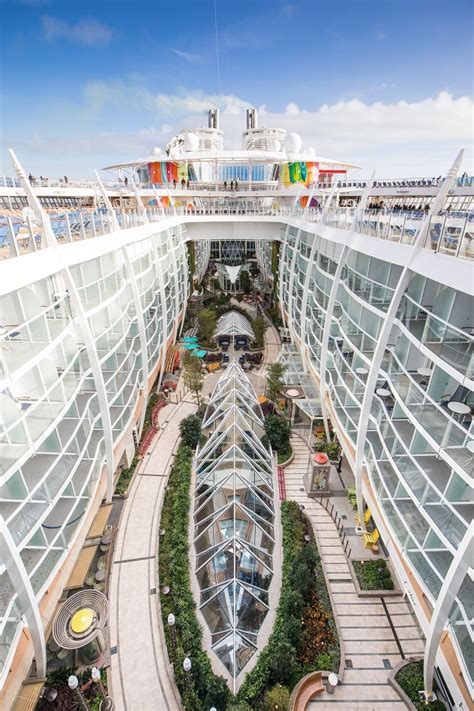 Inside The World S Largest Cruise Ship Symphony Of The Seas MiNDFOOD