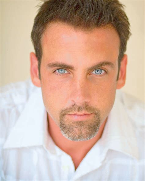 On a side note i just got my jean bart to 120 today! Carlos Ponce | Gesicht, Schönes gesicht, Frisuren