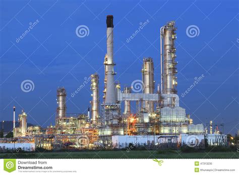 Beautiful Twilight Time In Evening Of Oil Refinery Plant In Heavy ...