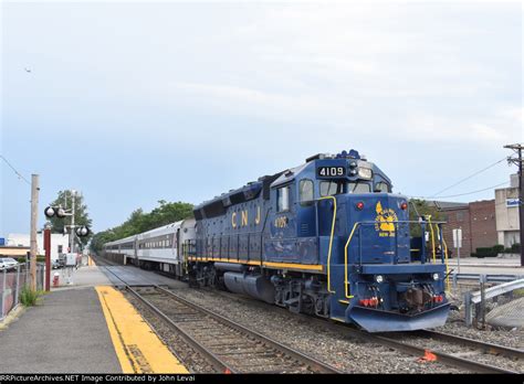 Njt Gp40ph 2 4109 In The Cnj Colors Trailing 1274 Out Of Rutherford