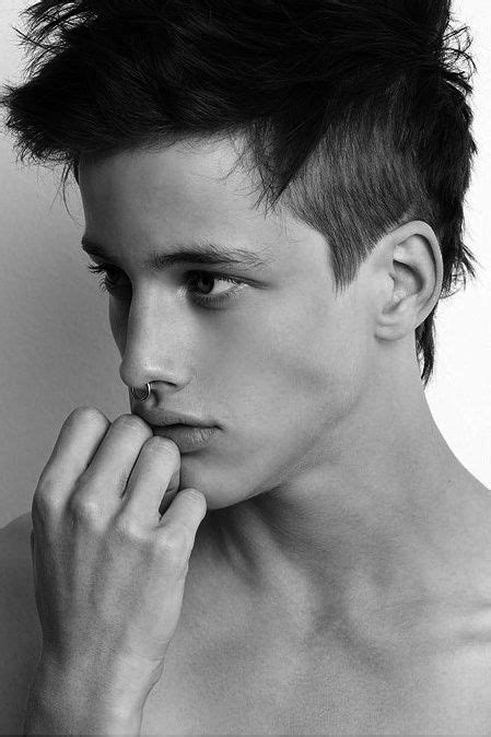 What are androgynous haircuts anyway? Pin by G on TOMBOY | Mens hairstyles, Androgynous people ...