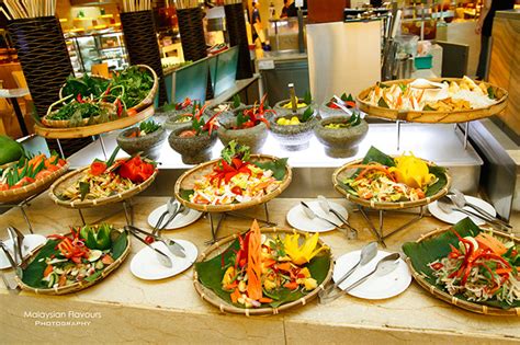 Take a break and treat yourself with a delectable buffet lunch at nipah! Selera Malaysia Buffet Dinner @ Gobo Chit Chat, Traders ...
