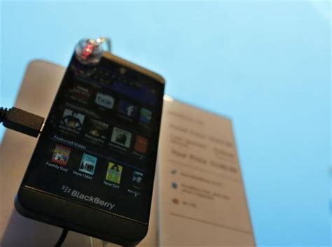 Higgs domino island adalah sebuah permainan domino yang berciri khas lokal terbaik di indonesia. BlackBerry Z10 sales top 1 million, power company to unexpected profit | Technology News