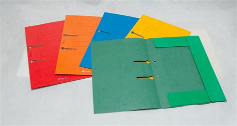 Kertas Karton Serta 5 Kegunaan dalam Industri Percetakan