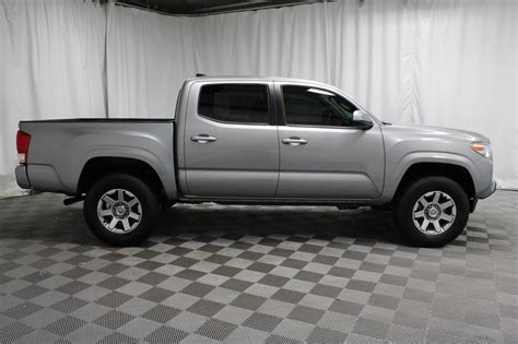 Pre Owned 2017 Toyota Tacoma Crew Cab Sr 4x4 Truck In Wichita U573078