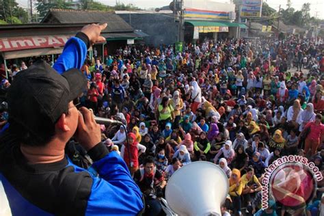 Ratusan Buruh Tangerang Demo Antara News