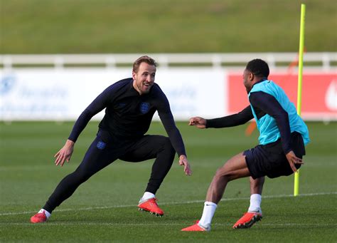 Líder tanto dentro como fuera del campo y uno de la afición inglesa ha tenido que ver como modric y bale triunfaban en españa llegando a levantar. Luka Modric believes Tottenham star Harry Kane still has ...