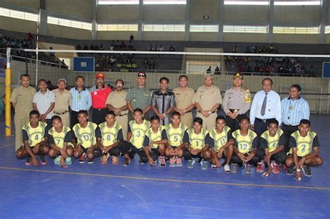 Copyright a champion bersama menjunjung tinggi solidaritas demi mewujudkan sportivitas. 10+ Ide Contoh Pamflet Turnamen Voly - Little Duckling Blog