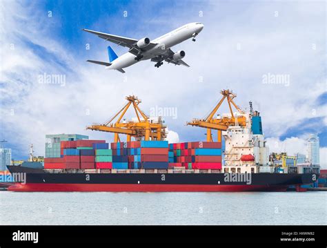 Cargo Plane Flying Above Ship Hi Res Stock Photography And Images Alamy