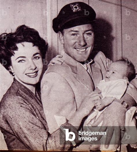 Image Of Michael Wilding Wife Elizabeth Taylor And Their Son Christopher Edward