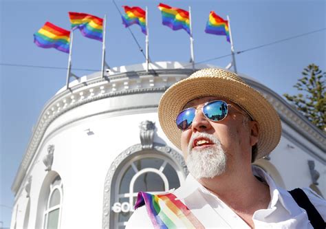 Gilbert Baker Designer Of Gay Pride Rainbow Flag Dies Sfgate