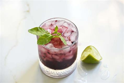 Water is perfect and zero carb, as is coffee and tea (without sugar, of course). Low Carb Sparkling Blackberry Bourbon Smash - The Keto Queens