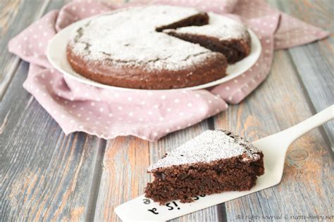 Un dessert sfizioso e facile da preparare, le palline al cocco e cioccolato, sono senza cottura ma richiedono un tempo di riposo di circa 1 ora. 10 ricette Bimby di Torte al cioccolato • Ricette Bimby