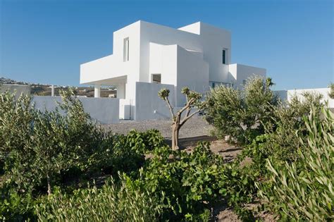 Santorini Summer House By Kapsimalis Architects Is Formed Of Bright